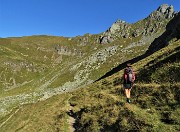 30 Dal colletto dell'Avaro seguiamo a sx il sent. 101 per breve tratto